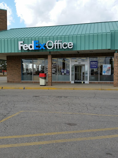 Print Shop «FedEx Office Print & Ship Center», reviews and photos, 37160 Van Dyke, Sterling Heights, MI 48312, USA