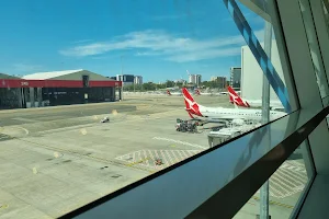 Qantas Domestic Business Lounge Sydney image