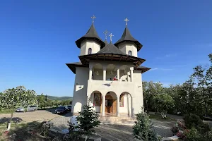 Mănăstirea Sfinţii Împăraţi Constantin şi Elena image