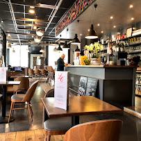 Atmosphère du Restaurant CAFE EMILE à Boulogne-Billancourt - n°13