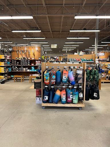 Camping Store «REI», reviews and photos, 17W160 W 22nd St, Oakbrook Terrace, IL 60181, USA