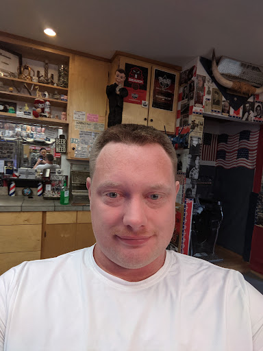 Barber Shop «Walkers Barbers Shop», reviews and photos, 410 SW Washington St, Albany, OR 97321, USA