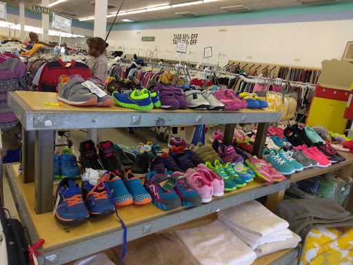 Shopping Mall «Freedom Village Shopping Center», reviews and photos, 1039 Alleghany St, Charlotte, NC 28208, USA