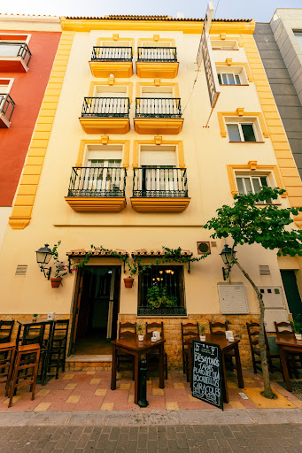 CAFE BAR OFF SIDE   - Av. de los Boliches, 55, 29640 Fuengirola, Málaga