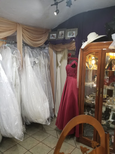 Bridal Shop «Hem and Her Bridal», reviews and photos, 4004 N Stone Ave, Tucson, AZ 85705, USA