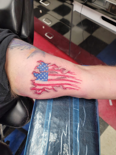 Tattoo Shop «Artistry In Motion», reviews and photos, 230 E Walnut St, North Vernon, IN 47265, USA