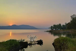 Vadaj dam view picnic point image