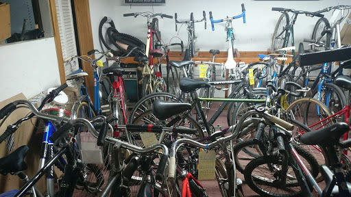 Bicycle Store «Roberts Cycle Shop Chicago», reviews and photos, 7054 N Clark St, Chicago, IL 60626, USA