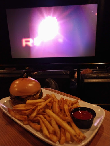 Movie Theater «Regal Cinemas West Town Mall 9», reviews and photos, 7600 Kingston Pike #1520, Knoxville, TN 37919, USA