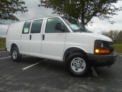 Used Car Dealer «Gladstone Auto Sales», reviews and photos, 7406 N Oak Trafficway, Kansas City, MO 64118, USA