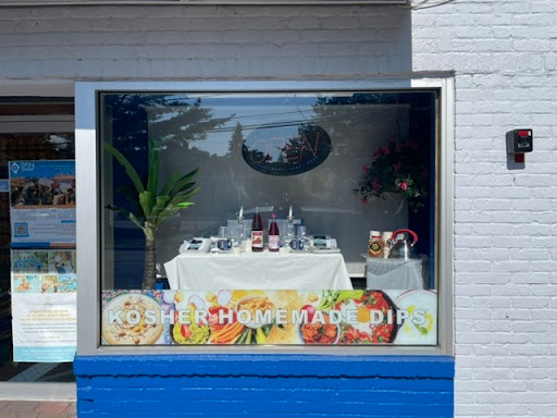 Kosher Grocery Store «Emanu-el Delicatessen», reviews and photos, 52 W Railroad Ave, Tenafly, NJ 07670, USA