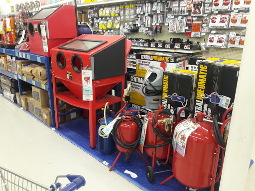 Hardware Store «Harbor Freight Tools», reviews and photos, 3050 N Josey Ln #106, Carrollton, TX 75007, USA