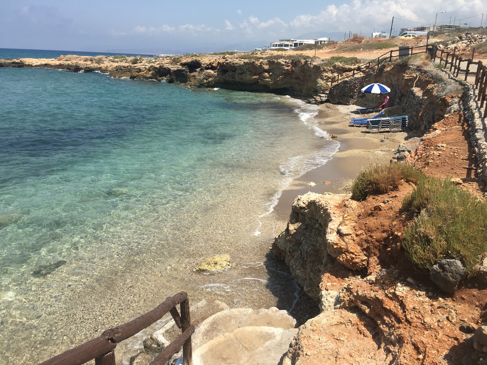 Fotografija Iliostasis beach z majhni več zalivi