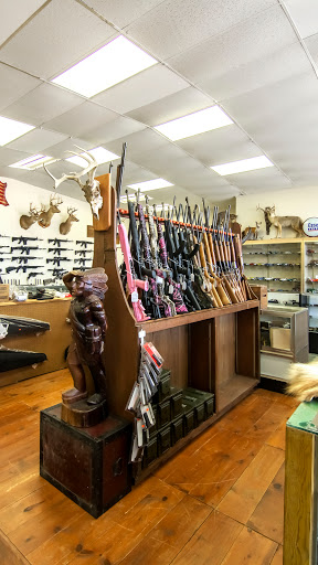 Gun Shop «Guns Plus», reviews and photos, 705 E Race Ave, Searcy, AR 72143, USA