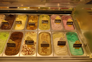 Photo n°33 de Le glacier de la fontaine à Saint-Paul-de-Vence ()