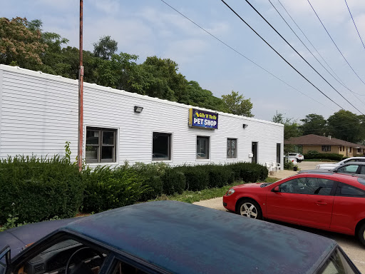 Pet Store «Gills And Thrills Pet Shop», reviews and photos, 204 E 8th St, Lockport, IL 60441, USA