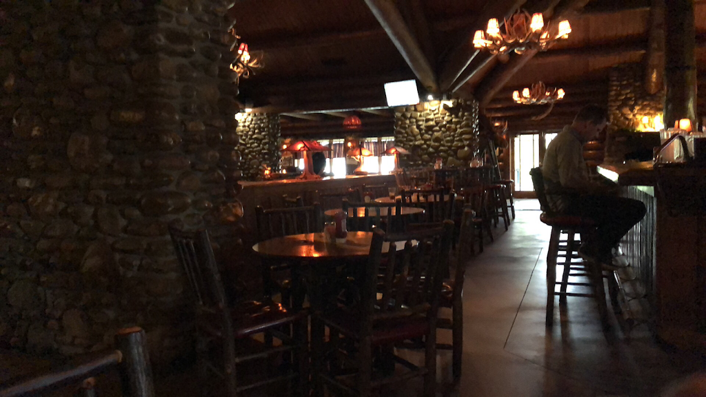 Sportsman's Grille 37027