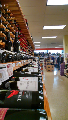 Liquor Store «Westford Wine & Spirits», reviews and photos, 9 Cornerstone Square, Westford, MA 01886, USA