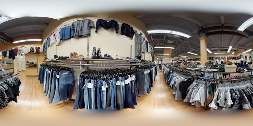 Used Clothing Store «Crossroads Trading Co.», reviews and photos, 128 NW 23rd Ave, Portland, OR 97210, USA