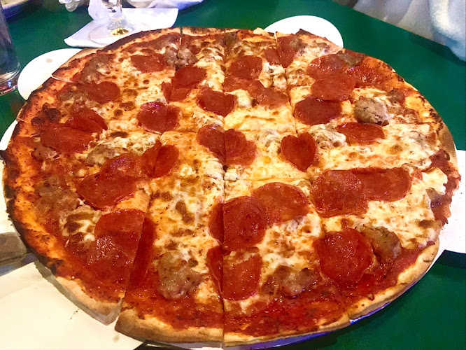 #7 best pizza place in Chicago - Michael's Original Pizzeria & Tavern