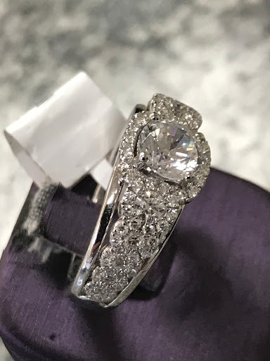 Jeweler «Baker & Baker Jewelers, Inc - Jewelry Store», reviews and photos, 105 Putnam St, Marietta, OH 45750, USA