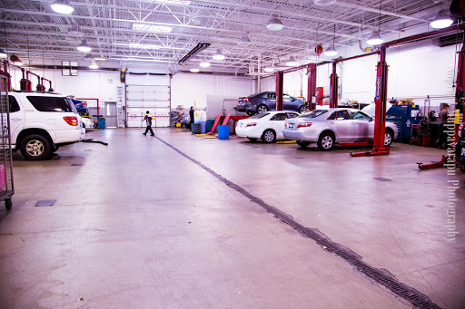 Toyota Dealer «Oakbrook Toyota», reviews and photos, 550 E Ogden Ave, Westmont, IL 60559, USA