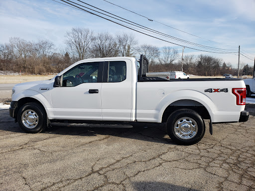 Used Car Dealer «Highland Park Truck & Auto Center», reviews and photos, 2900 Skokie Valley Rd # C, Highland Park, IL 60035, USA