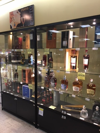 Liquor Store «Sav Way Liquors», reviews and photos, 515 W State St, Geneva, IL 60134, USA