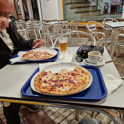 Pizzería Cuatro Caminos - Carr. de El Rocío, 119, 21730 Almonte, Huelva, Spain