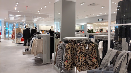 Clothing Store «H&M», reviews and photos, 214 Crocker Park Blvd, Cleveland, OH 44145, USA