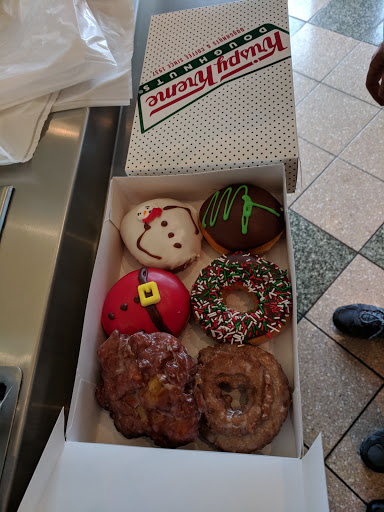 Bakery «Krispy Kreme Doughnuts», reviews and photos, 6210 E Lake Sammamish Pkwy SE, Issaquah, WA 98029, USA
