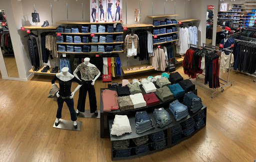 Outlet Store «Express Factory Outlet», reviews and photos, 4015 S Interstate Hwy 35, San Marcos, TX 78666, USA