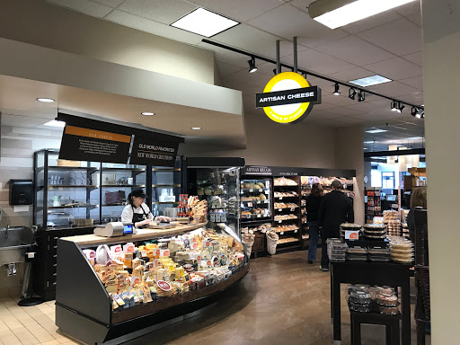 Grocery Store «Lunds & Byerlys Navarre», reviews and photos, 3333 Shoreline Dr, Navarre, MN 55392, USA
