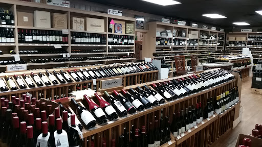Liquor Store «Pawleys Wine & Spirits», reviews and photos, 10135 Ocean Hwy, Pawleys Island, SC 29585, USA