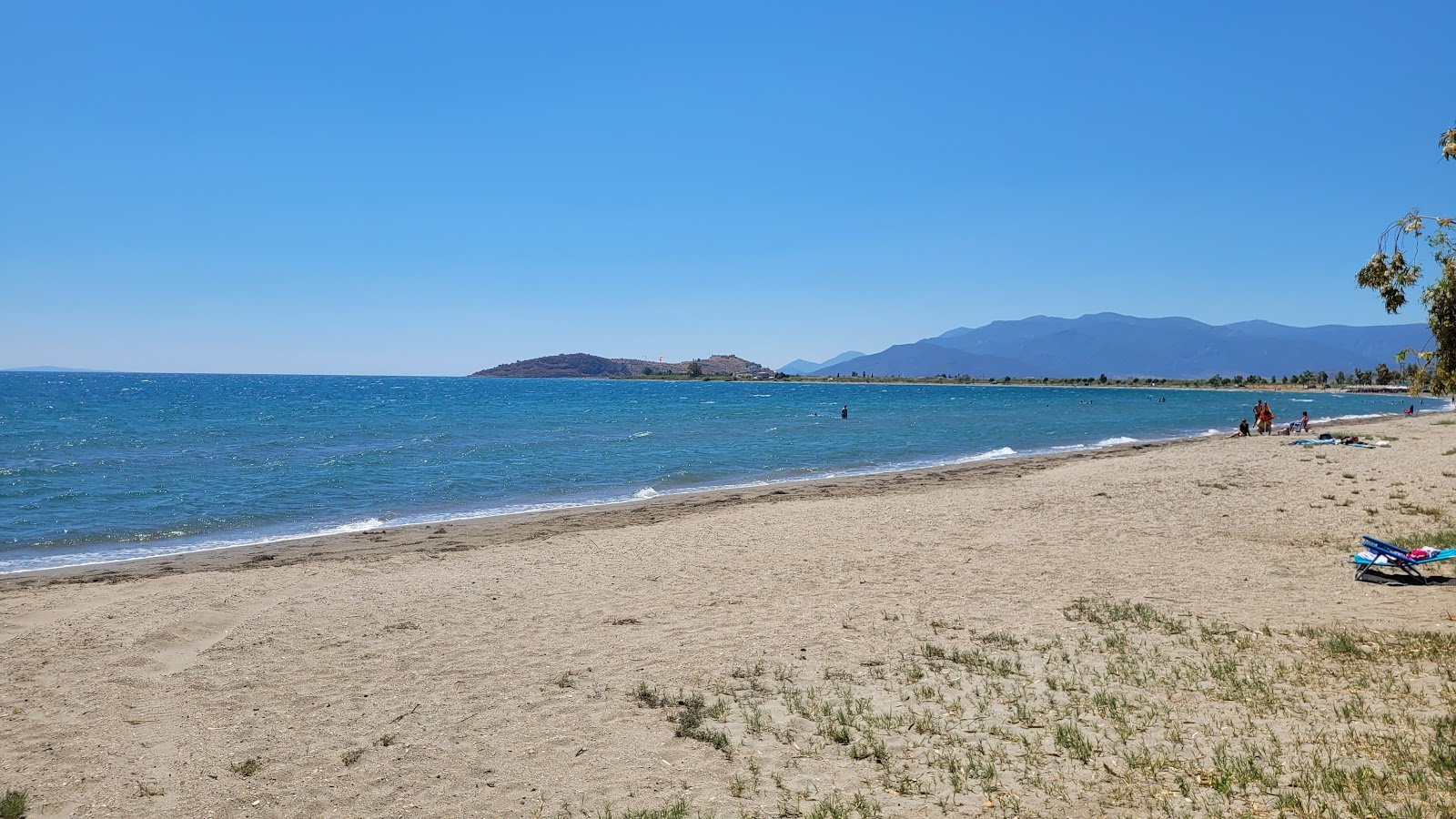 Photo de Paliochano Beach zone des équipements