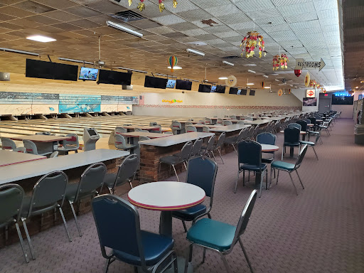 Bowling Alley «Three Hundred Bowl», reviews and photos, 100 Cass Lake Rd, Waterford Twp, MI 48328, USA
