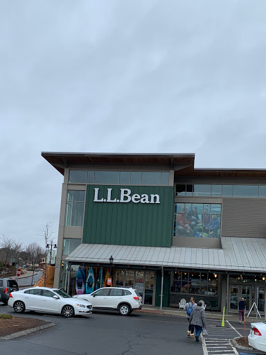 Clothing Store «L.L. Bean», reviews and photos, 340 Legacy Pl, Dedham, MA 02026, USA