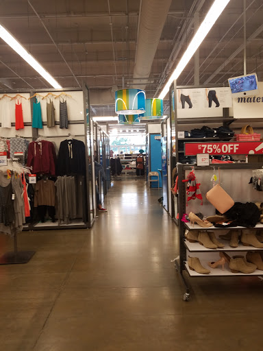 Clothing Store «Old Navy», reviews and photos, 9155 W Stockton Blvd, Elk Grove, CA 95758, USA