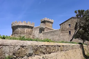 Torre Medievale e Rocca degli Appiani image