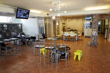 Used Car Dealer «Autobahn», reviews and photos, 1111 Westport Rd, Kansas City, MO 64111, USA