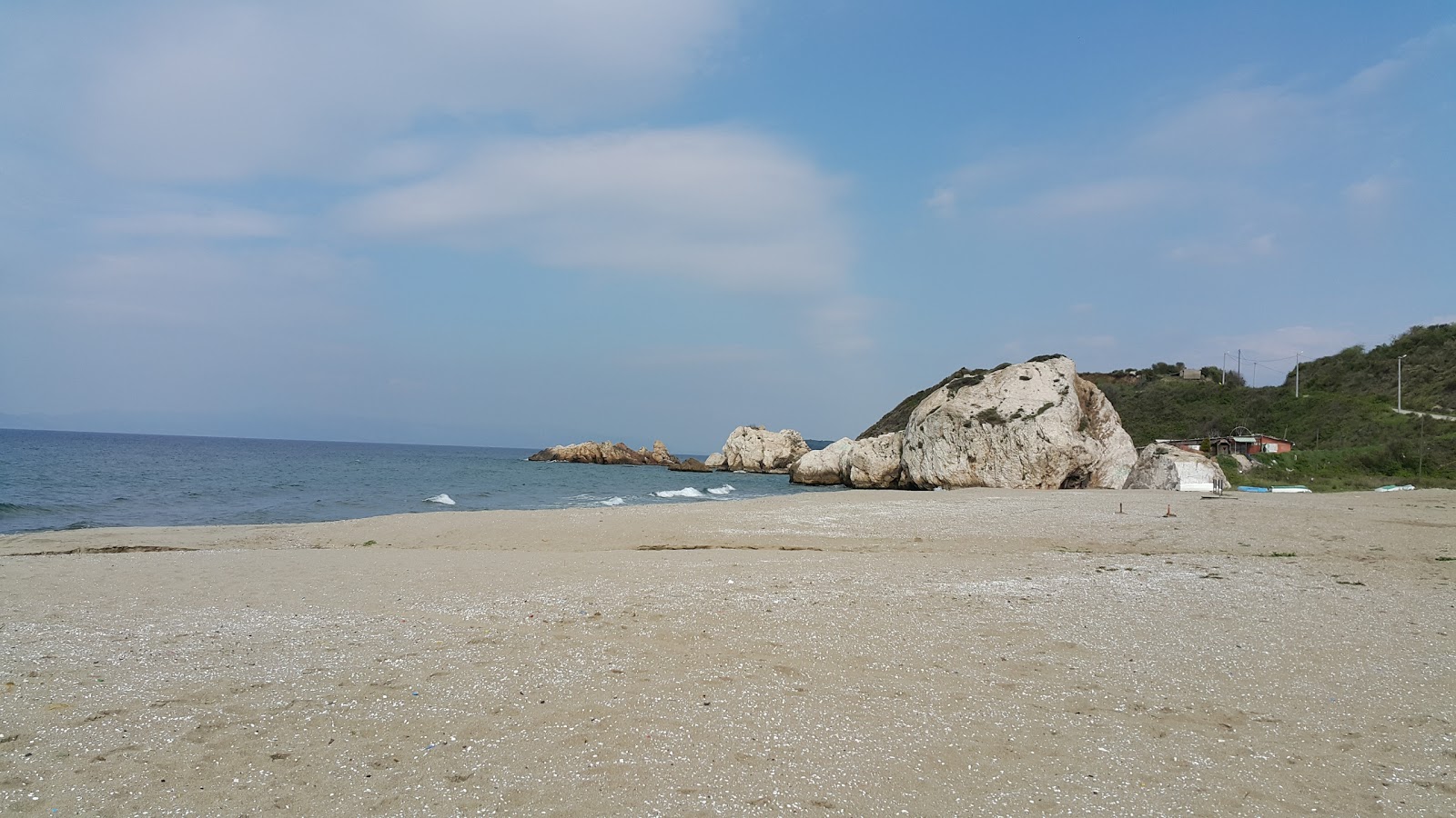 Φωτογραφία του Mesudiye beach - καλό φιλικό προς τα κατοικίδια σημείο για διακοπές