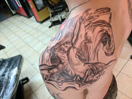 Tattoo Shop «Twisted Tattoo & Body Piercing», reviews and photos, 4168 N Elston Ave, Chicago, IL 60618, USA