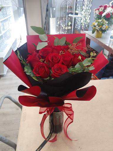 Florist «Olson Florist», reviews and photos, 499 Court St NE, Salem, OR 97301, USA