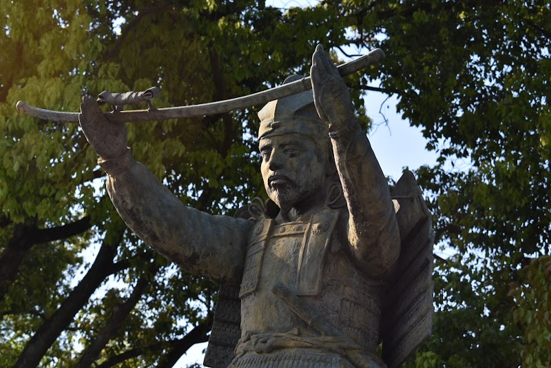 新田義貞公銅像