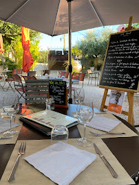 Atmosphère du Restaurant L'Auberge Provençale à Crillon-le-Brave - n°11