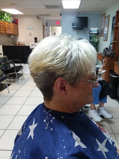 Hair Salon «Flippin Out Salon», reviews and photos, 3605 Sebring Pkwy, Sebring, FL 33870, USA