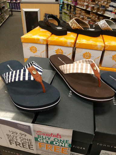 Shoe Store «Shoe Carnival», reviews and photos, 12801 Chenal Pkwy, Little Rock, AR 72211, USA