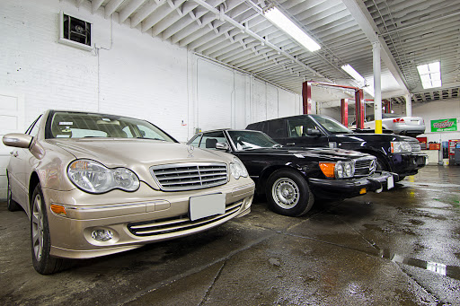 Auto Repair Shop «Spotlight Automotive», reviews and photos, 1474 W Hubbard St, Chicago, IL 60642, USA