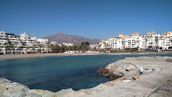 Playa del Duque'in fotoğrafı - rahatlamayı sevenler arasında popüler bir yer