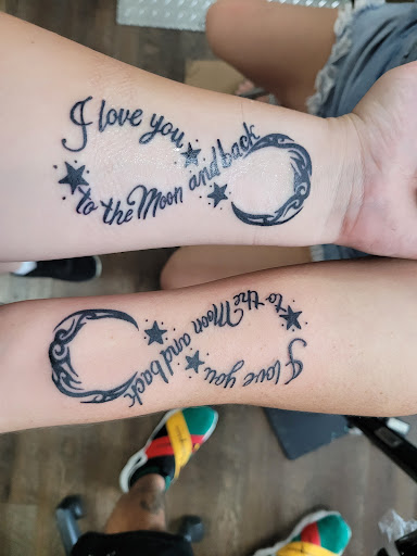 Tattoo Shop «Armadillo Reds Tattoo West Kissimmee», reviews and photos, 4499 W Vine St, Kissimmee, FL 34746, USA